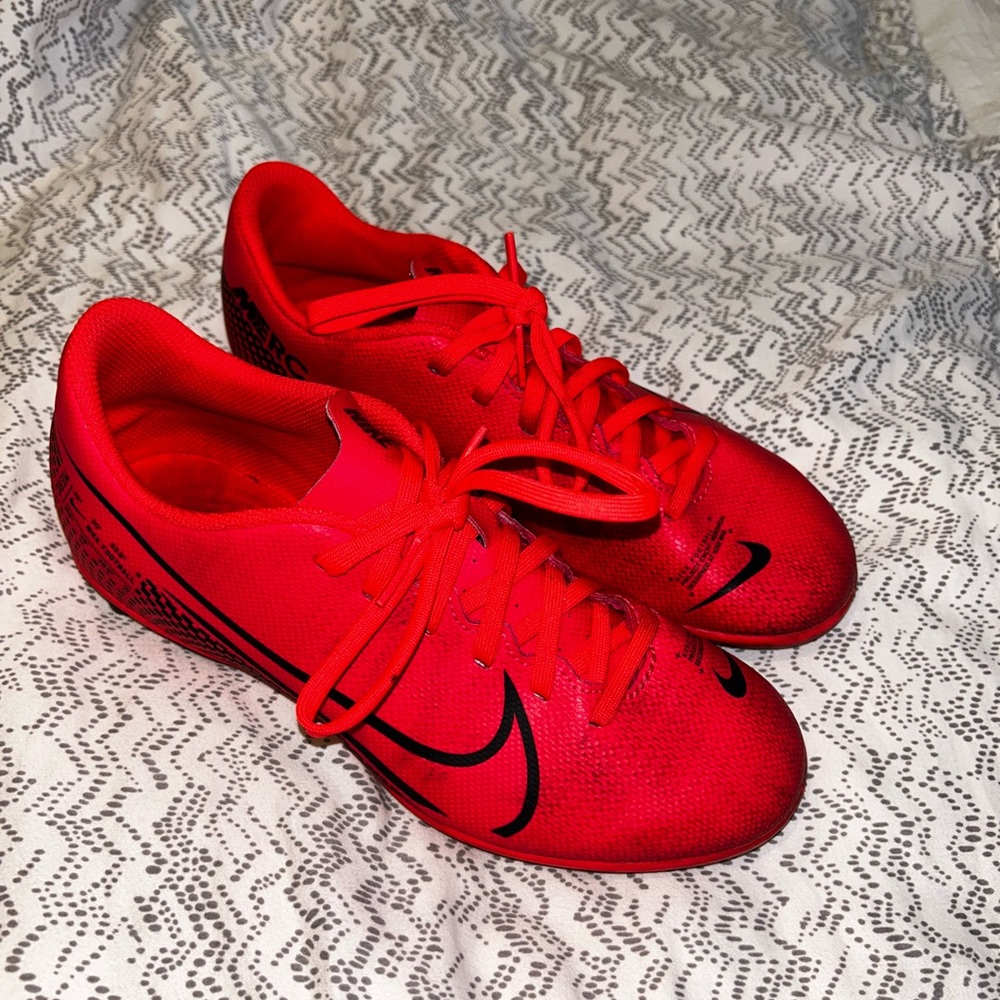 Nike Mercurial Vapor 13 Club MG 'Laser Crimson'